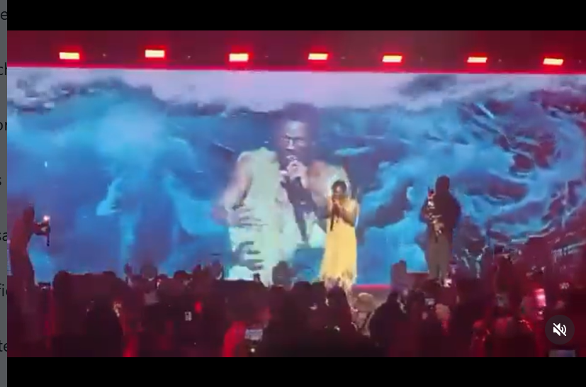Ghanaian Prophet who claimed God wants to destroy the world with flood just like the days of Noah makes surprise appearance at rapper Sarkodie?s concert